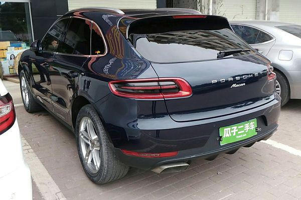 {賭馬}(suv保时捷suv车型大全)